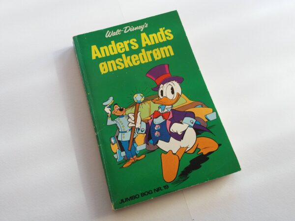 Disney pocket book with Donald Duck + Mickey Mouse in Danish language. Vintage cartoon comic Jumbobog issue 19, 1975.