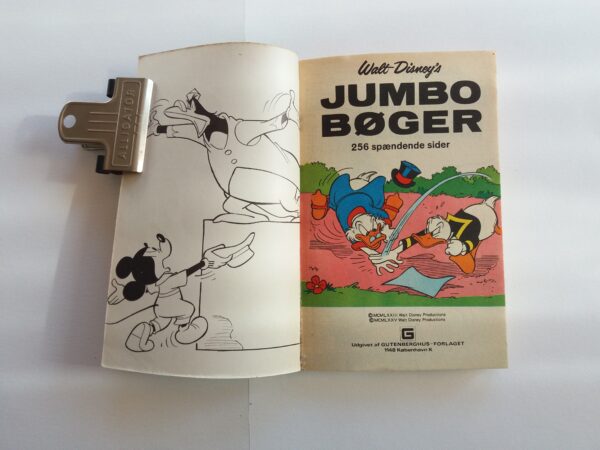 Disney pocket book with Donald Duck + Mickey Mouse in Danish language. Vintage cartoon comic Jumbobog issue 19, 1975. - Image 5