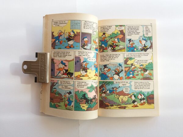 Disney pocket book with Donald Duck + Mickey Mouse in Danish language. Vintage cartoon comic Jumbobog issue 19, 1975. - Image 6