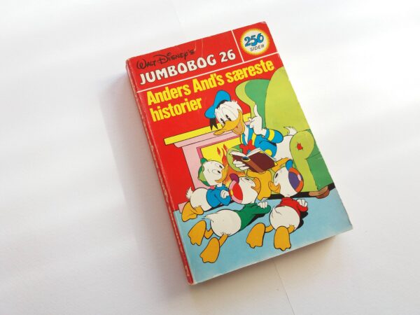 Disney pocket book with Donald Duck + Mickey Mouse in Danish language. Vintage cartoon comic Jumbobog issue 26, 1978.