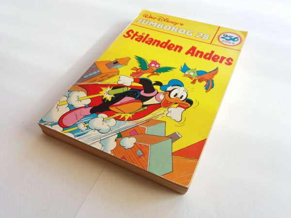 Disney pocket book with Donald Duck + Mickey Mouse in Danish language. Vintage cartoon comic Jumbobog issue 28, 1978.